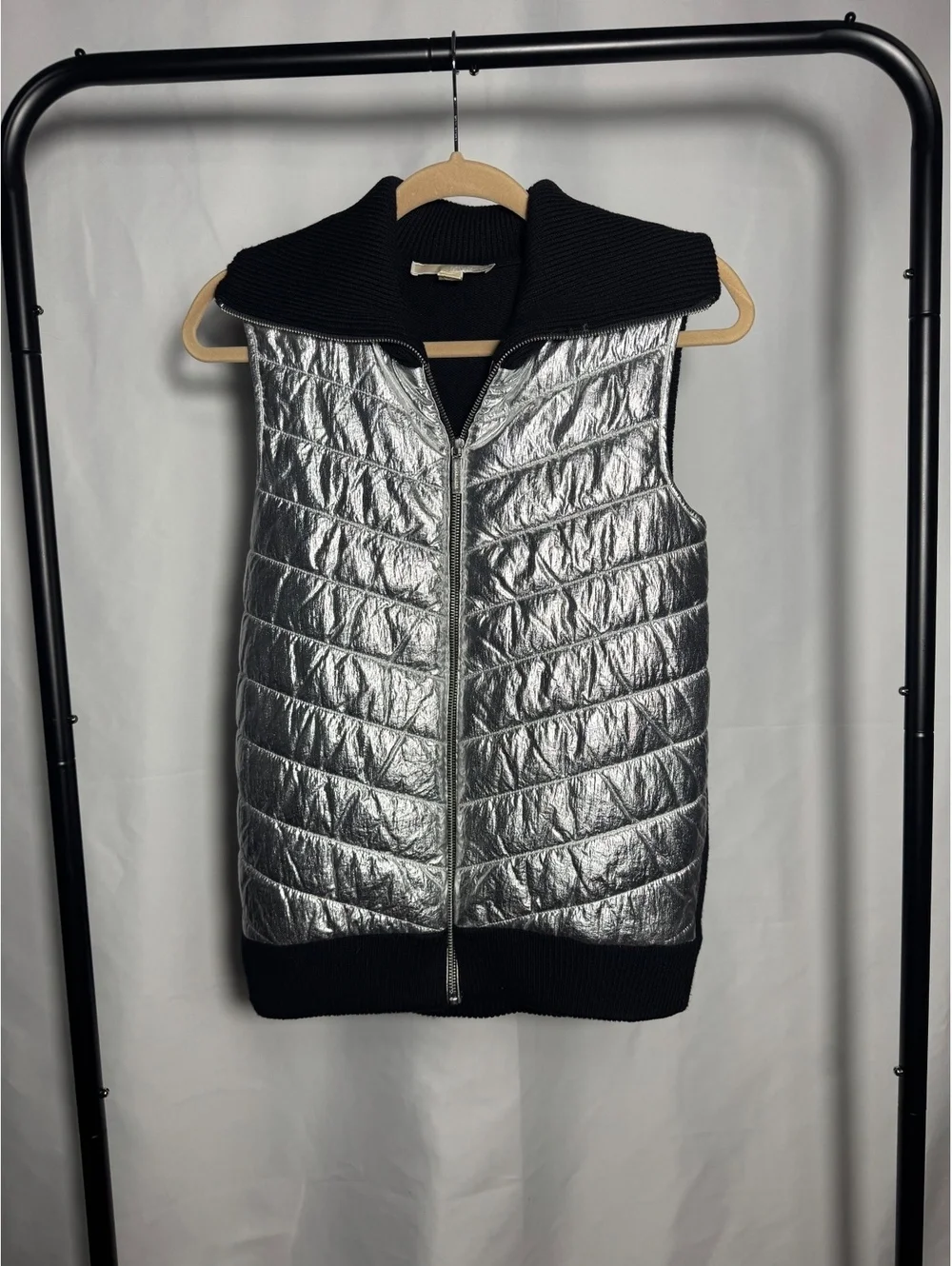 Michael Kors Quilted Silver and Black Sleeveless Vest Small